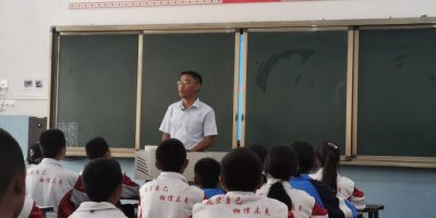 Zhongnan University of Economics and Law (China) Volunteer teacher inspires students in hometown