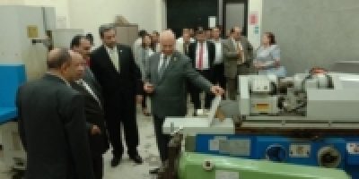 Egypt (Benha University) BU president inspects the workshops and the labs of the faculty of engineering/ Shubra